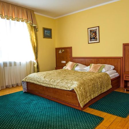 Hotel Adalbertus Gniezno Ngoại thất bức ảnh