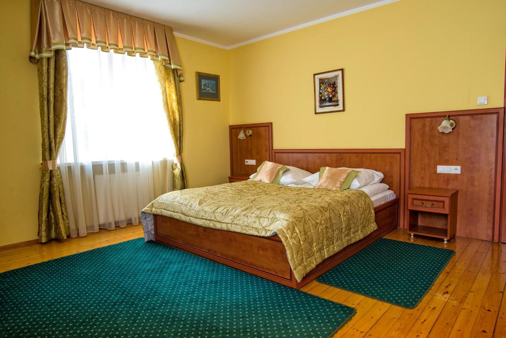 Hotel Adalbertus Gniezno Ngoại thất bức ảnh