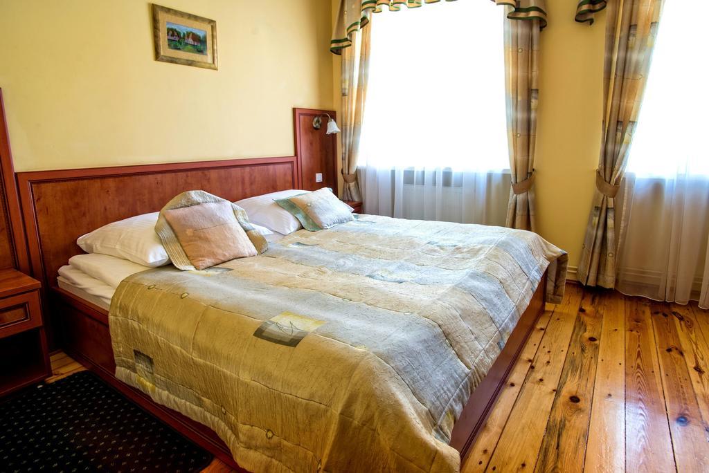 Hotel Adalbertus Gniezno Phòng bức ảnh